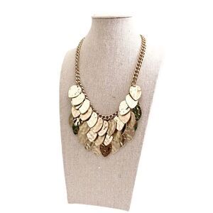 Layered Texture Leaves Shape Chunky Metal Necklace in Vintage Gold Tone